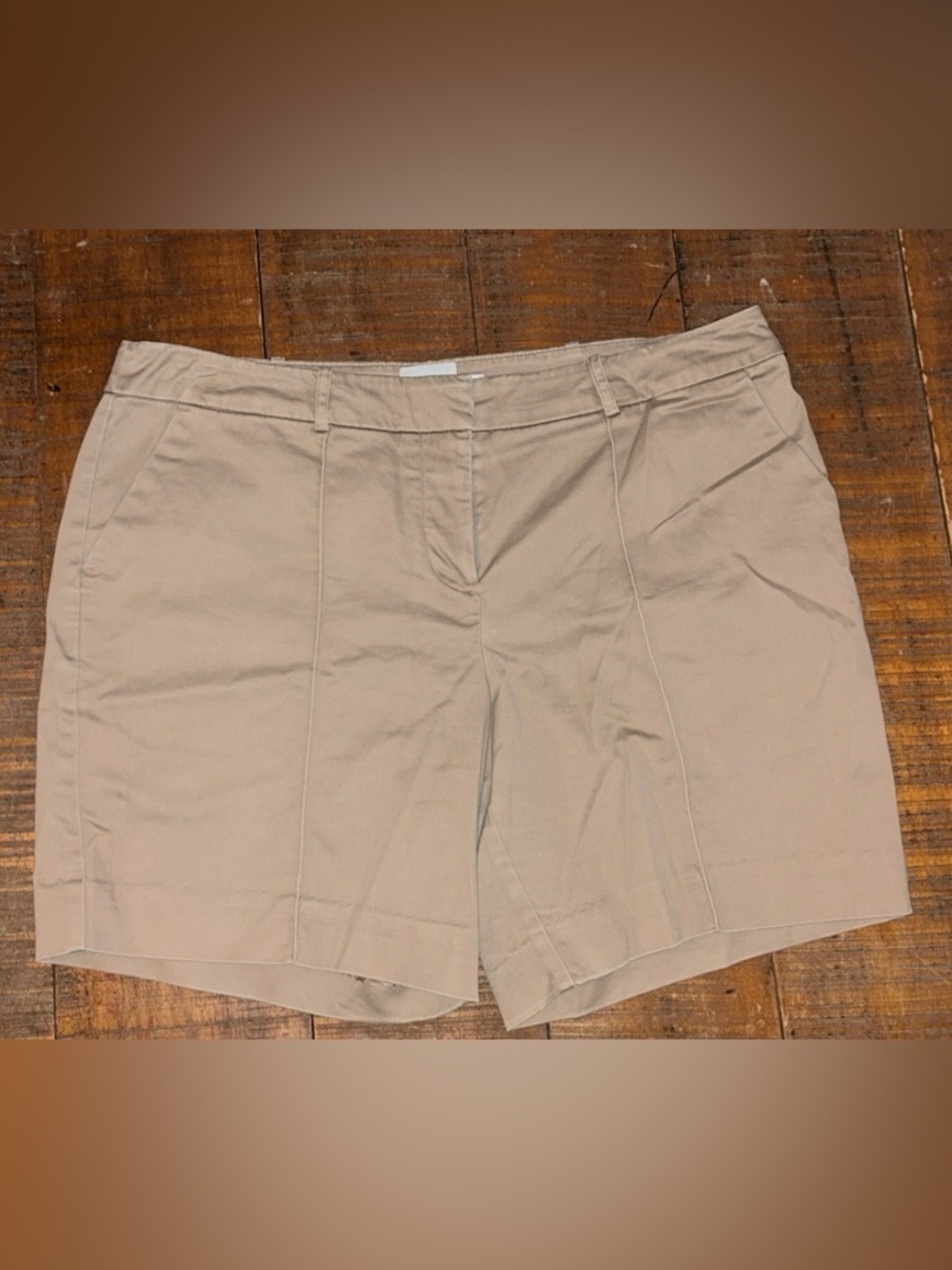 Worthington Modern Fit Khaki Shorts Size 10 Beige Tailored Mid Rise